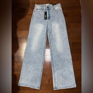 new light blue baggy jean- Fashionova
size 7